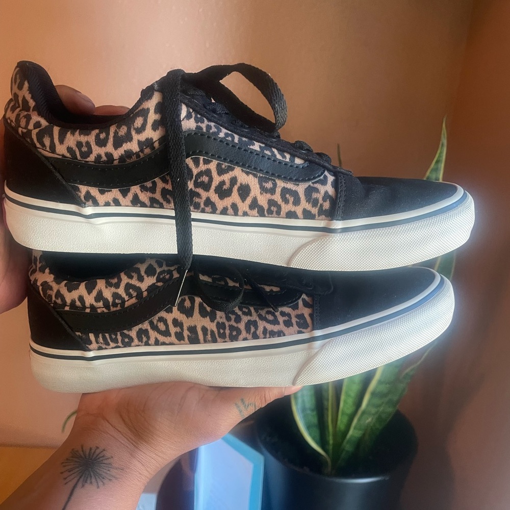Leopard print Vans